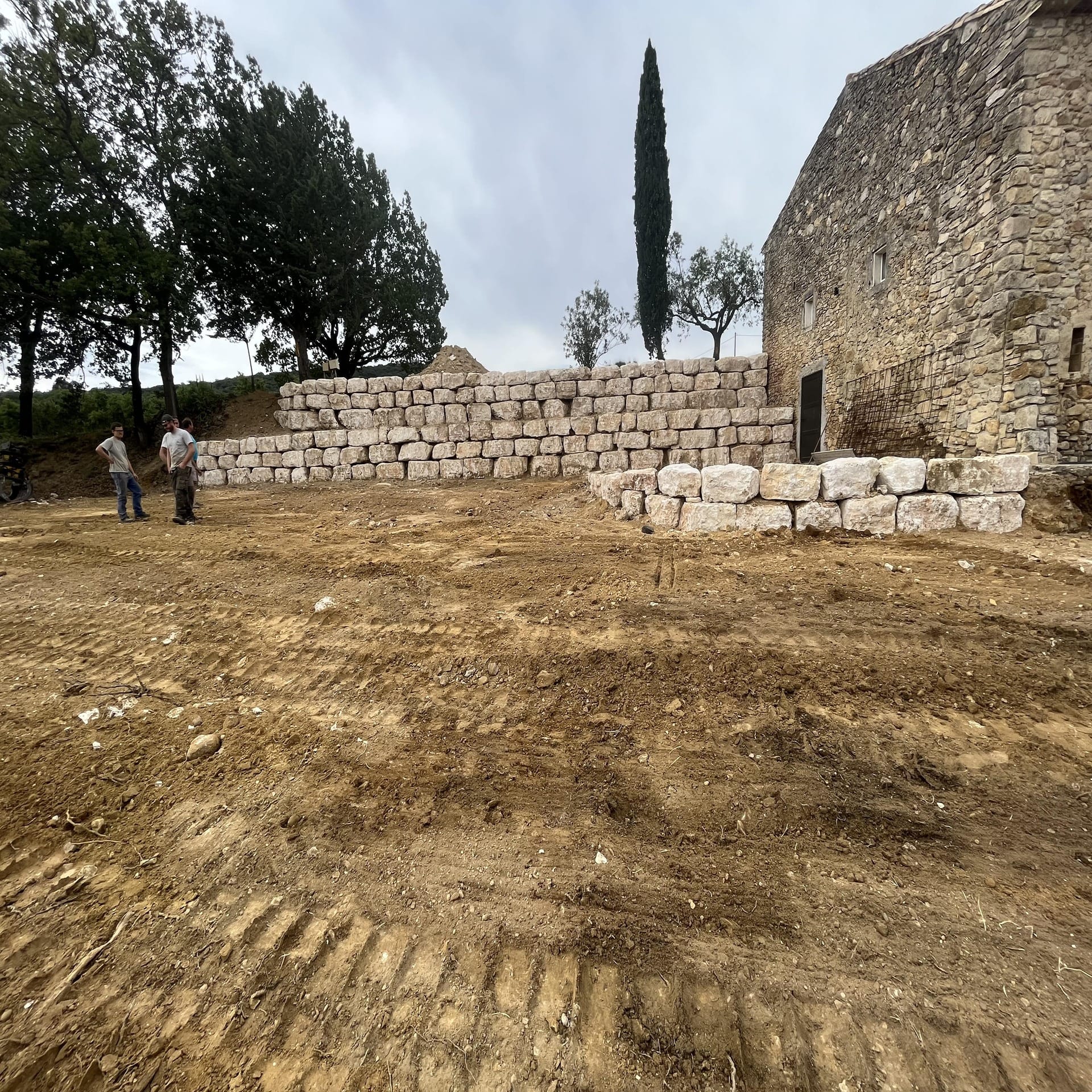 Enrochement stabilisation terrain